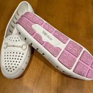 Women’s Floafers size 9